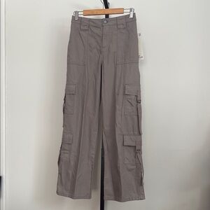 Women’s Gray Cargo Pants, No Boundaries, size 0-2